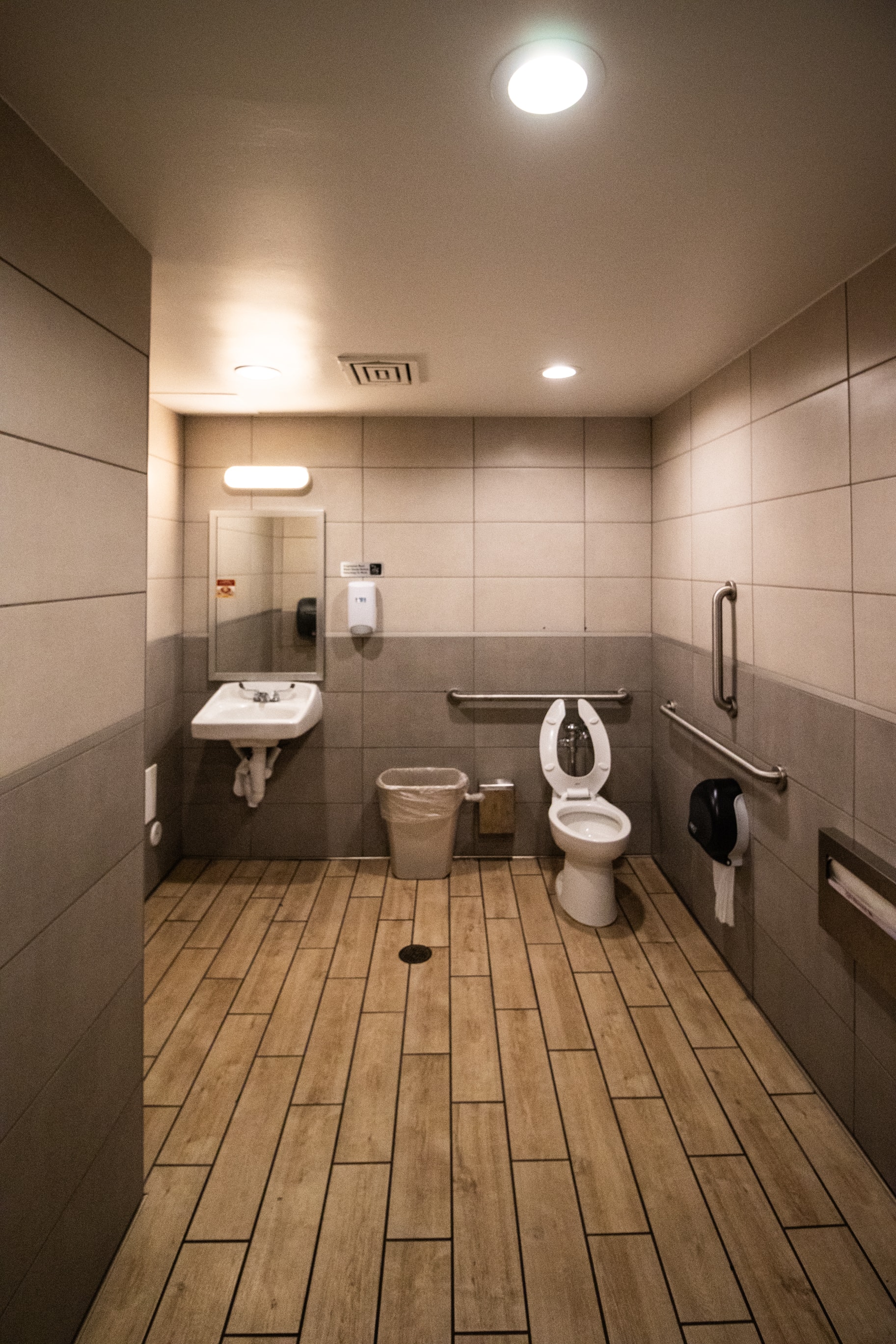 Denny's women's restroom